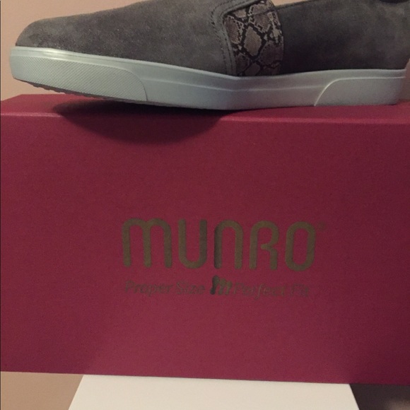 Brand new! Munro Randie Slip-On Sneaker, 7.5 - Picture 4 of 7